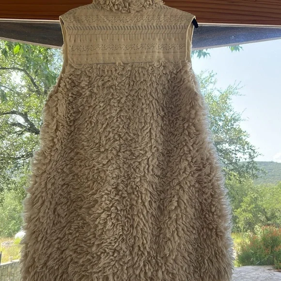 Anthropologie Fur Vest - Picture 5 of 12